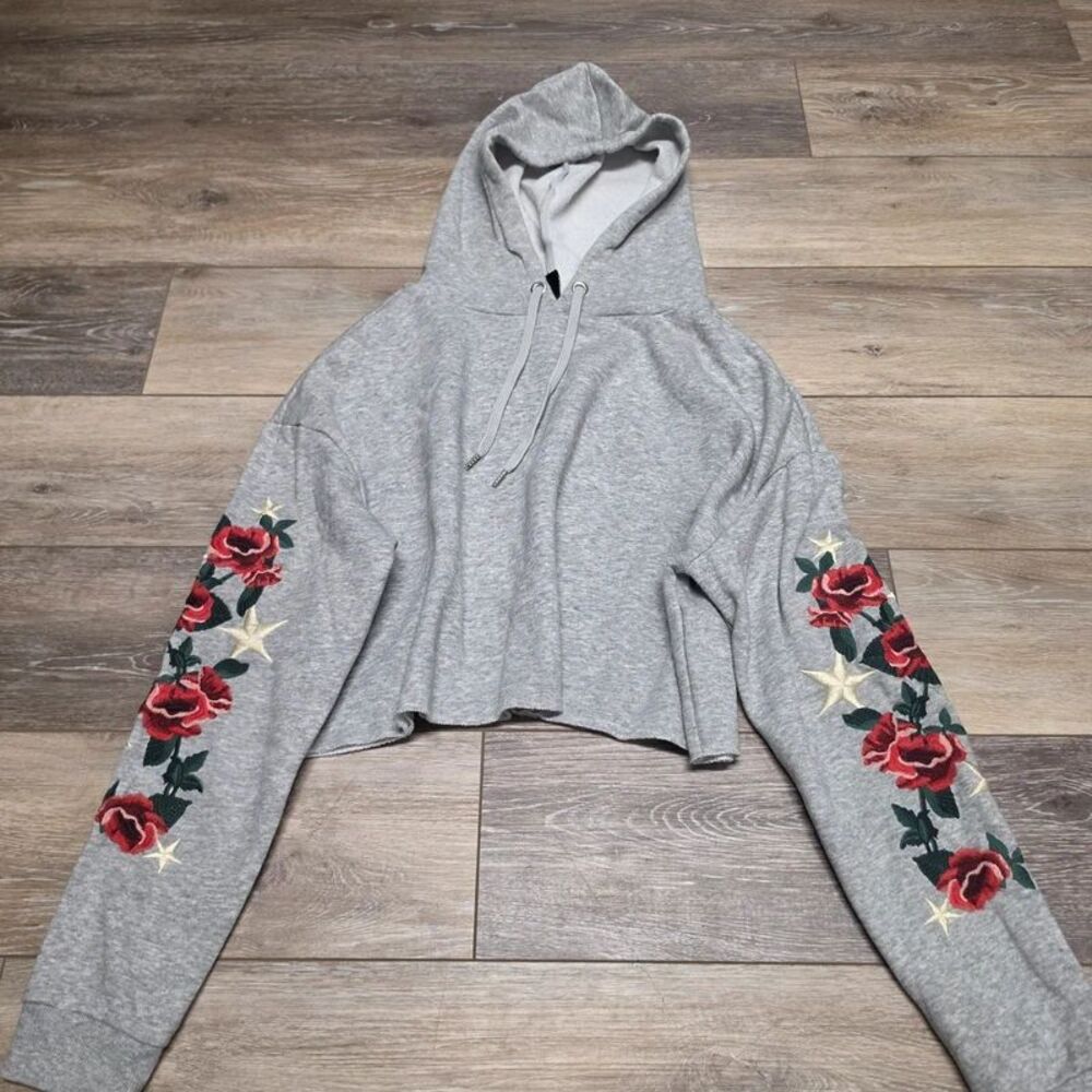 H&M Divided Gray Embroidered Crop Hooded Sweatshirt Women's Small Athleisure